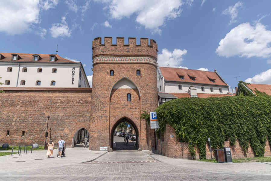 Polonia - Torun 061 - Puerta Mostowa.jpg
